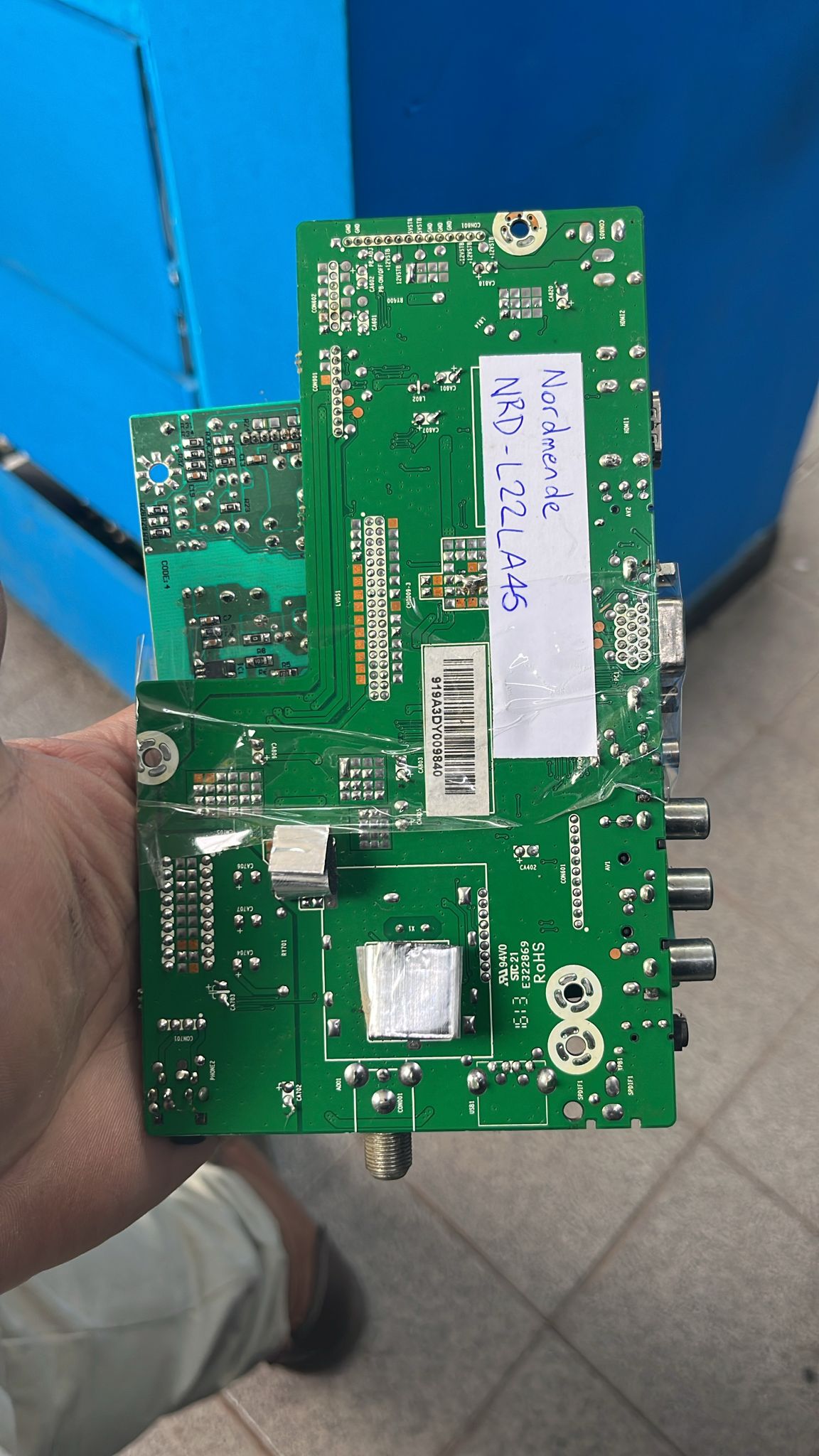 Placa main Nordmende NRD-L22LA45 original usada probada