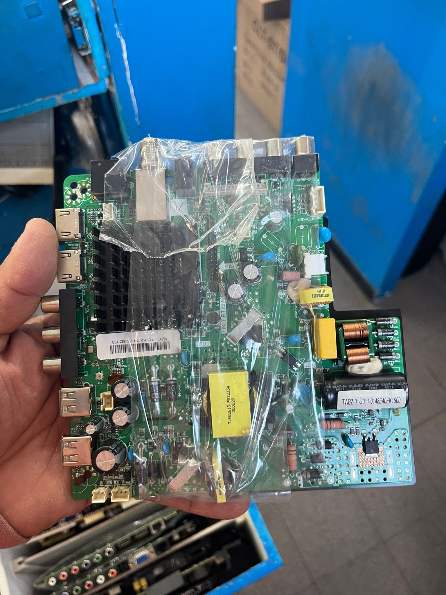 Placa main fuente para televisor HK.TRT2842P632 original usada probada