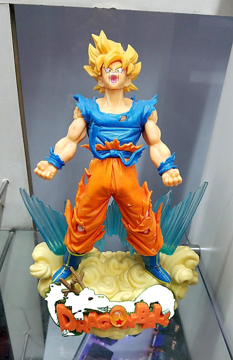 FIGURA DIORAMA SON GOKU SUPER SAIYAN DRAGON BALL Z